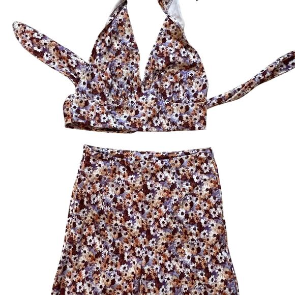 SHEIN Ditsy Floral Cropped Halter Top & Pants Set - Picture 6 of 11